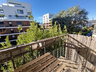  Appartement à louer 3 pièces 84 m²