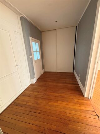  Appartement à louer 3 pièces 73 m²