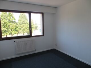  Appartement à louer 3 pièces 74 m²