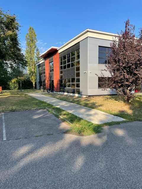   IMMEUBLE LOCAUX PROFESSIONNEL 
