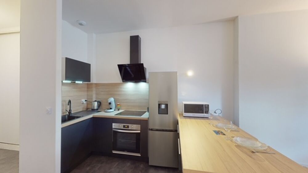Grand Studio meublé rénové bail 9 mois