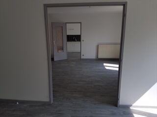  Appartement à louer 4 pièces 81 m²