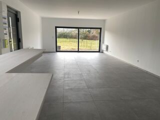  Appartement à louer 5 pièces 150 m²