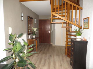  Appartement à louer 3 pièces 95 m²