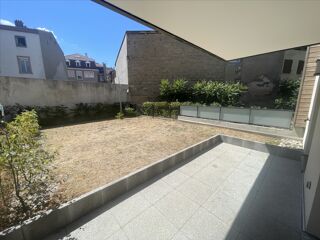  Appartement à louer 5 pièces 98 m²