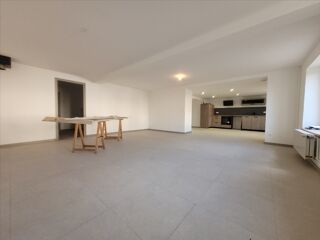  Maison à louer 6 pièces 180 m²