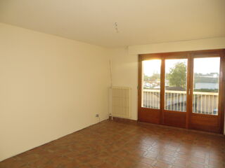  Appartement à louer 3 pièces 74 m²