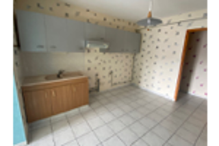 Appartement à louer 4 pièces 84 m²
