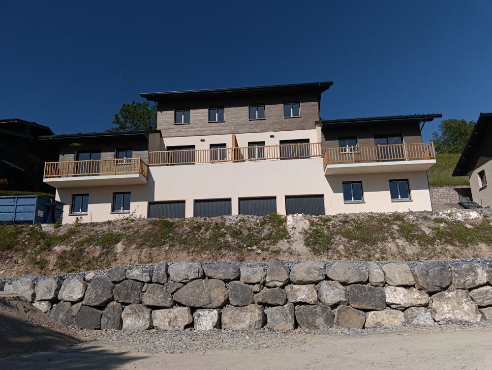 Location Appartement T4 Duplex neuf au centre du village Bogeve
