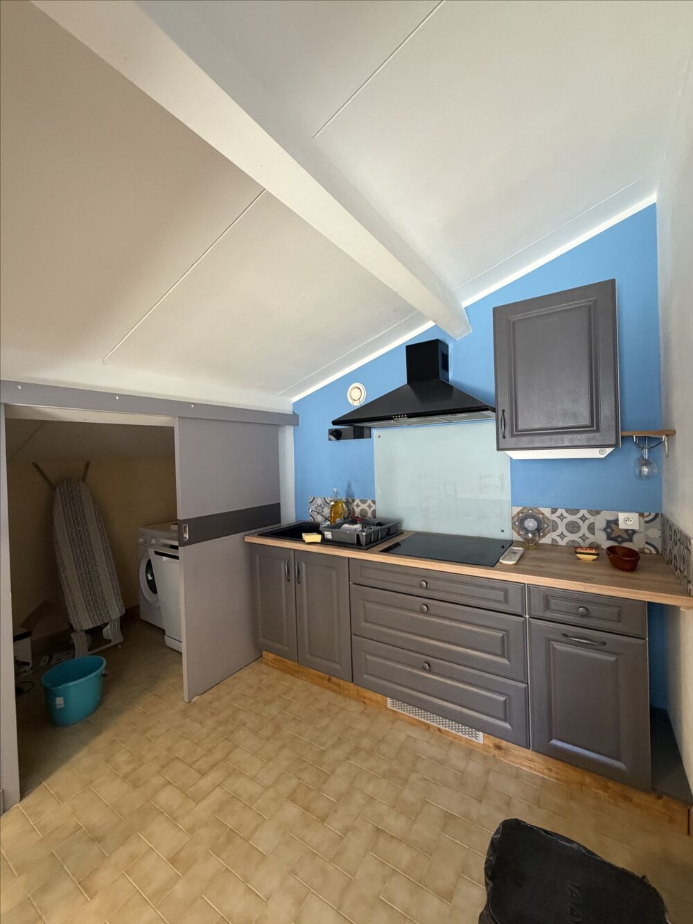Vaugneray  T2 meublé de 43 m² avec terrasse de 20 m² et garage