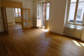  Appartement à louer 4 pièces 102 m²