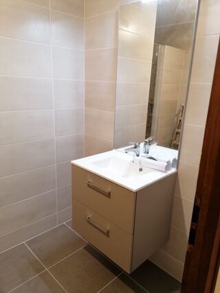  Appartement à louer 3 pièces 106 m²