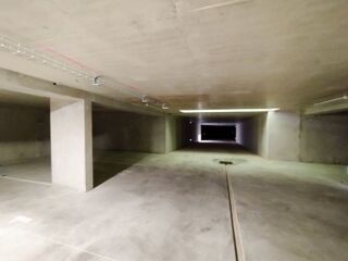  Parking / Garage à louer 