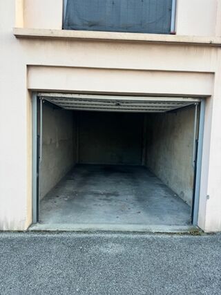  Parking / Garage à louer 14 m²