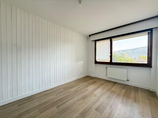  Appartement à louer 3 pièces 65 m²