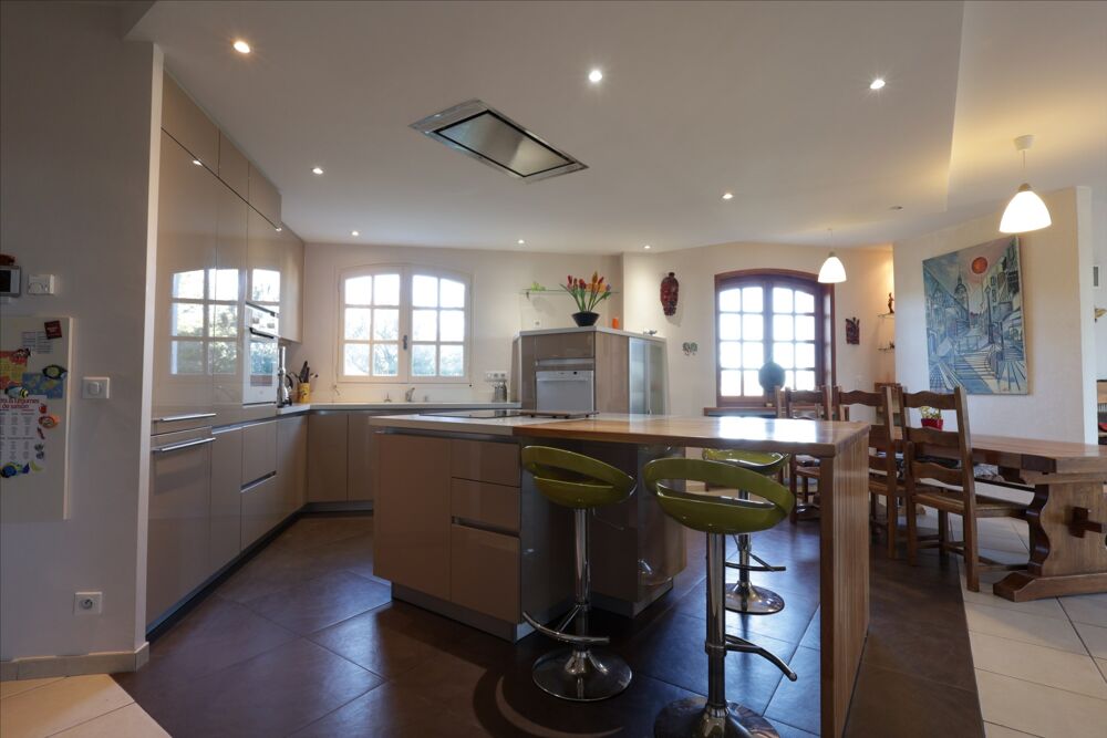 Vente Maison 2065m²ET VUE DÉGAGÉE SUR LES MONTS DU LYONNAIS Maison à Pollionnay de 143 m², terrain de 2 065 m² et vue dégagée sur les monts d Pollionnay