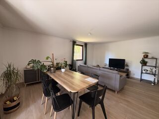  Appartement à louer 3 pièces 75 m²