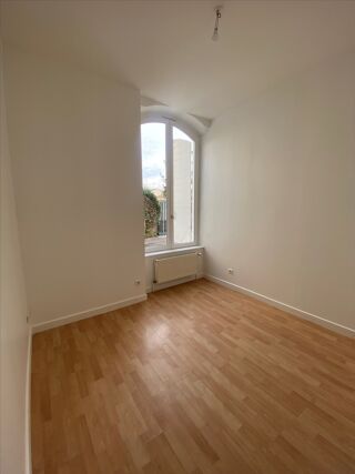  Appartement à louer 3 pièces 50 m²