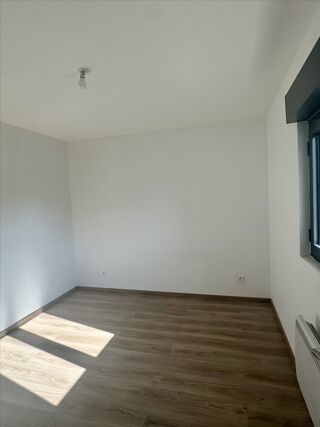  Appartement à louer 5 pièces 150 m²