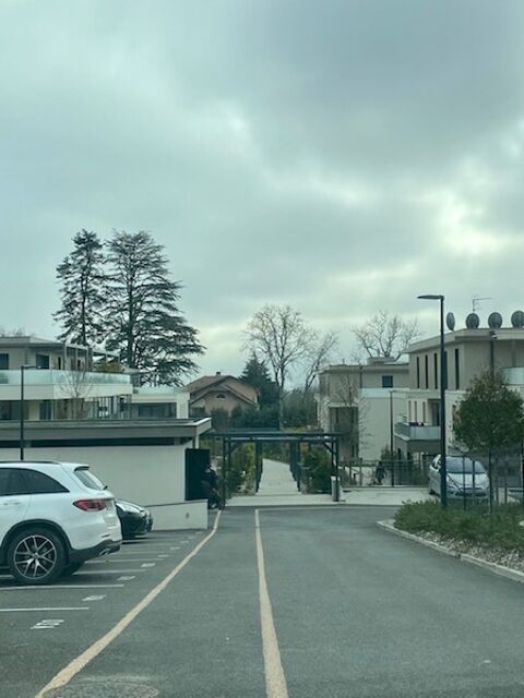  Parking / Garage  louer 16 m