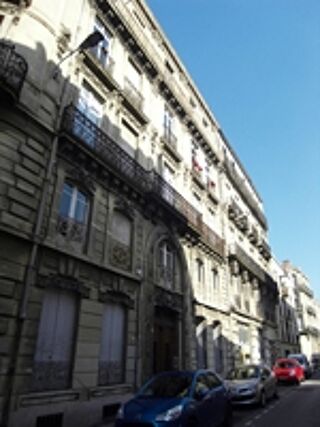  Appartement à louer 4 pièces 120 m²