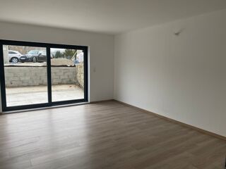  Appartement à louer 5 pièces 150 m²