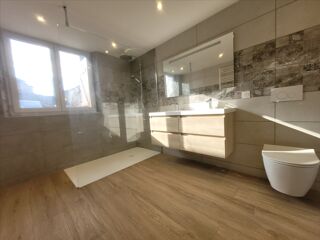  Maison à louer 6 pièces 180 m²