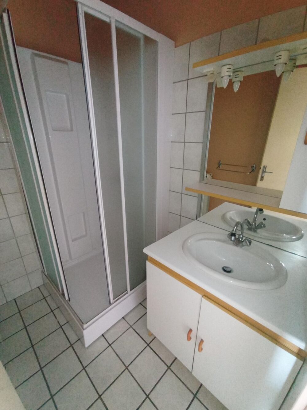LOCATION BACCARAT - F2 RDC PARKING ET JARDIN