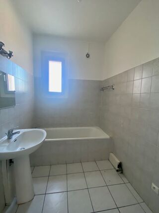  Appartement à louer 2 pièces 62 m²