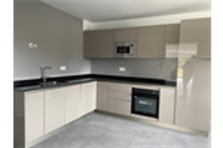  Appartement à louer 5 pièces 150 m²