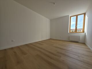  Appartement à louer 3 pièces 70 m²