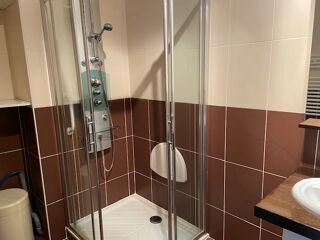 Appartement à louer 2 pièces 63 m²