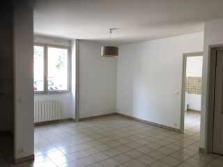  Appartement à louer 3 pièces 65 m²