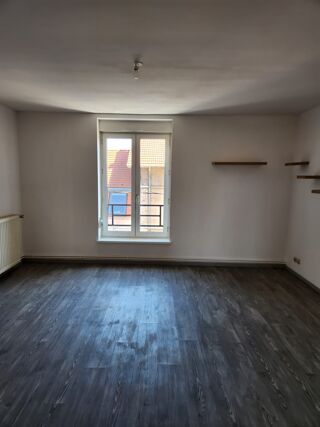  Appartement à louer 4 pièces 81 m²