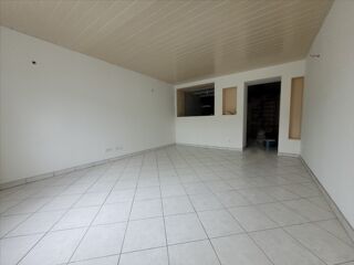  Appartement à louer 3 pièces 82 m²