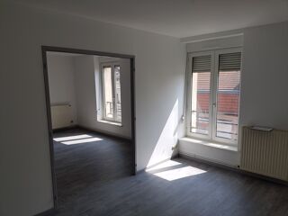  Appartement à louer 4 pièces 81 m²