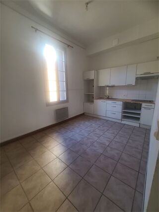  Appartement à louer 4 pièces 93 m²