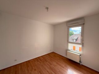  Appartement à louer 3 pièces 68 m² Annemasse