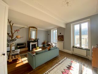  Appartement à louer 3 pièces 83 m²