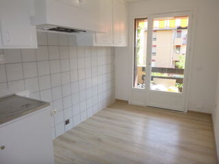  Appartement à louer 3 pièces 65 m²