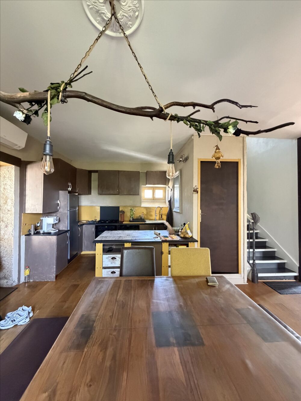 Location Maison Maison meublée 4 pièces – 134 m² avec piscine et terrain  à Vaugneray Vaugneray
