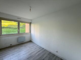  Appartement à louer 4 pièces 75 m²