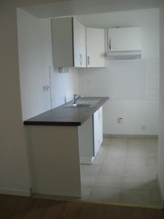  Appartement à louer 3 pièces 48 m²
