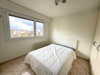  Appartement à louer 2 pièces 45 m²