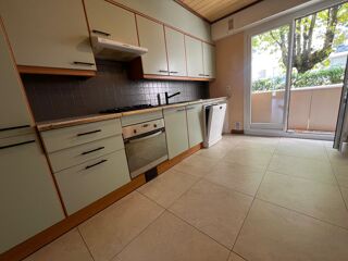  Appartement à louer 3 pièces 77 m²