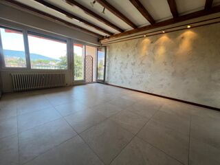  Appartement à louer 3 pièces 77 m²