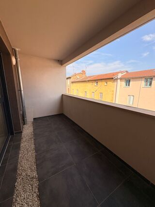  Appartement à louer 3 pièces 67 m²