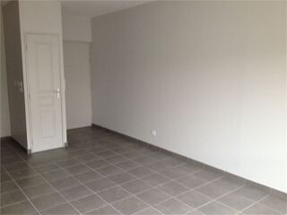  Appartement à louer 3 pièces 57 m²
