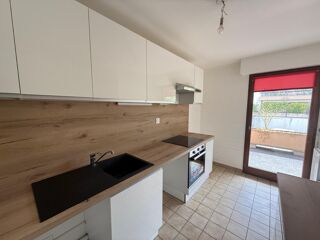  Appartement à louer 3 pièces 64 m²