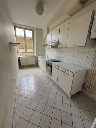  Appartement à louer 3 pièces 73 m²
